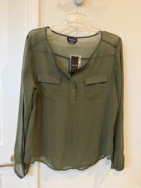NWT bebe Olive Sheer V-Neck Long Sleeve Blouse L